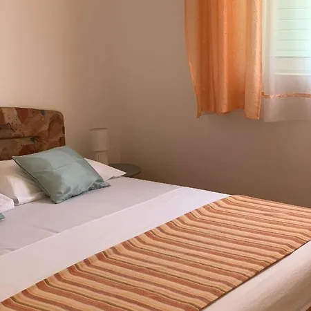 아파트 Tomelic *